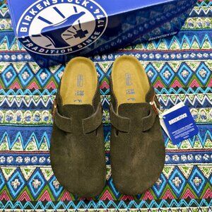New in Box Women's Mocha Suede Birkenstock Boston Clogs, EU39/US 8